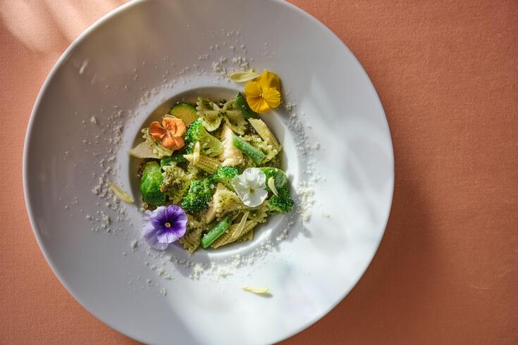 Menu Giardino
魚料理と肉料理をご堪能いただける、全6品のフルコースランチ